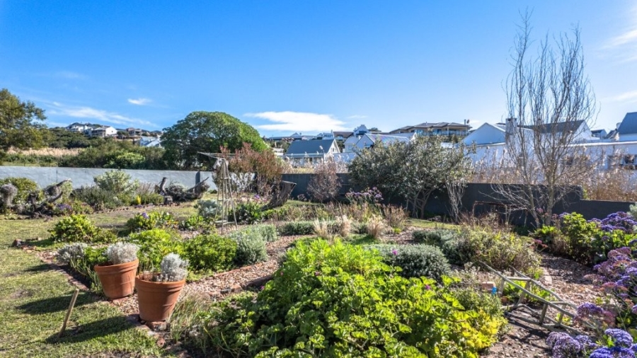 4 Bedroom Property for Sale in Stilbaai Wes Western Cape